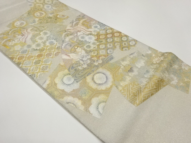 金銀彩色紙・地紙に花鳥・古典柄模様袋帯